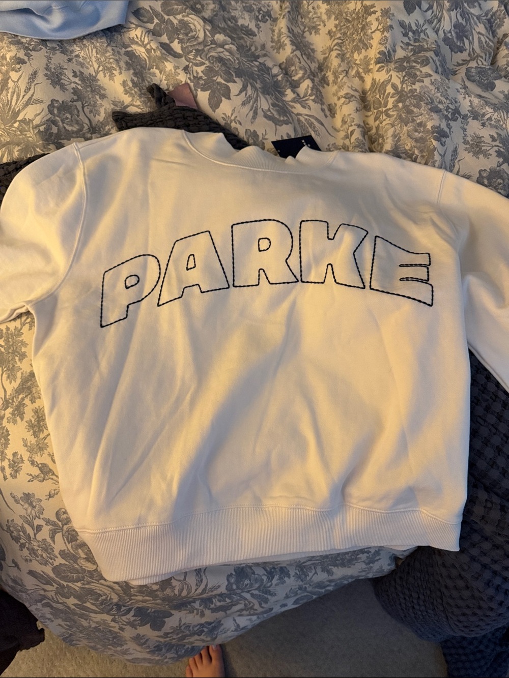 PARKE X TARGET white mockneck Sweatshirt L/XL
